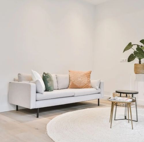 Clean living room in a rental home, representing Section 8 property management in Nesbit, MS
