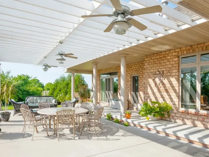 Hernando MS rental patio with updated shade structure, outdoor fans, and refreshed exterior finishes.